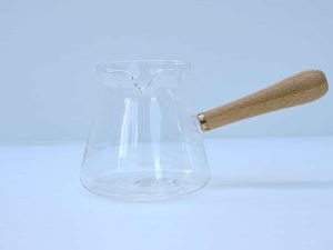 פינג'אן זכוכית עם ידית עץ. 400 מ"ל